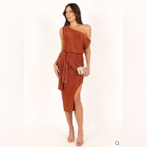 Petal & Pup Santiago Off Shoulder Midi Dress in Bronze NWT Size Medium